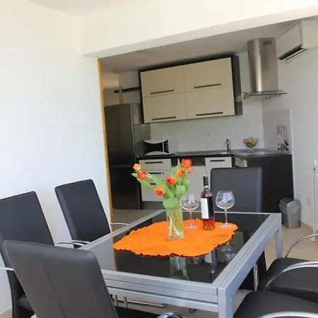 House Pine Tree - Three Bedroom With Pool * Nerezisca
